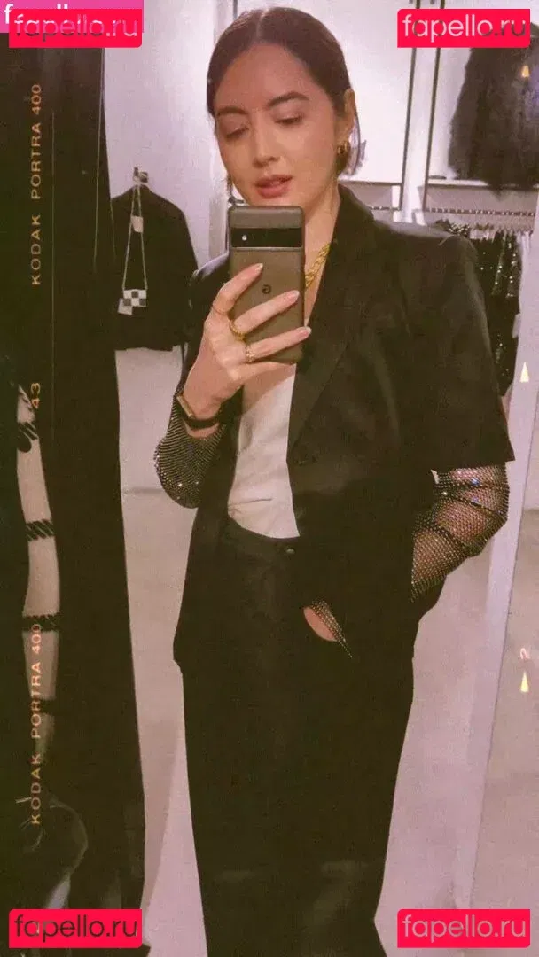 Jane Douglas Onlyfans Photo Gallery 