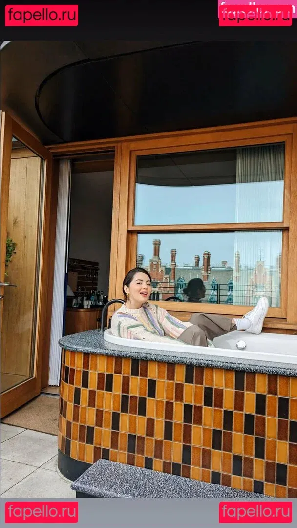 Jane Douglas Onlyfans Photo Gallery 