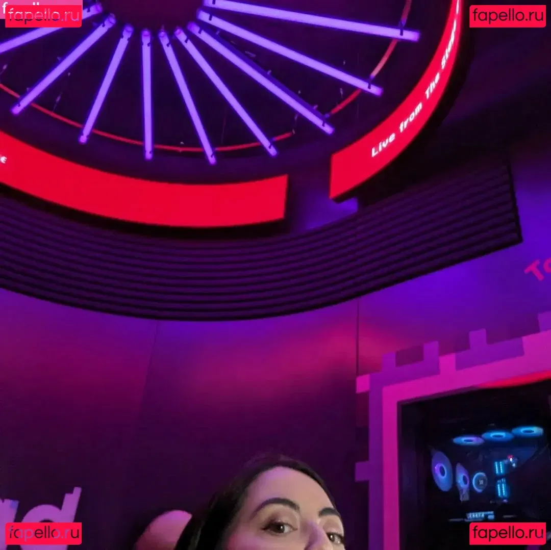 Jane Douglas Onlyfans Photo Gallery 