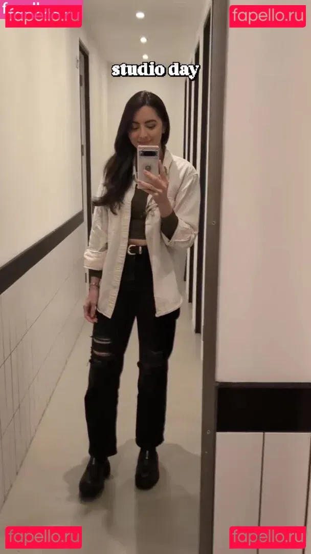 Jane Douglas Onlyfans Photo Gallery 