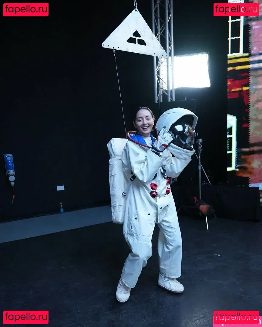 Jane Douglas Onlyfans Photo Gallery 