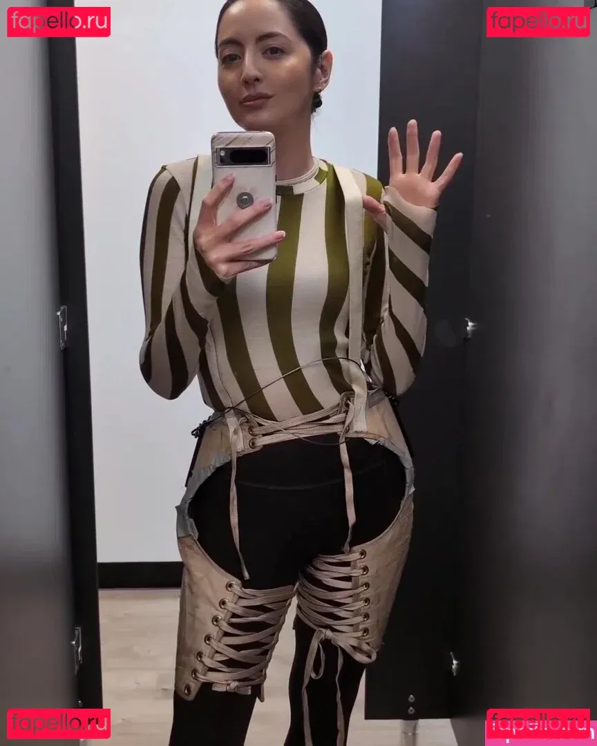 Jane Douglas Onlyfans Photo Gallery 