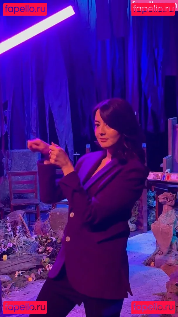 Jane Douglas Onlyfans Photo Gallery 