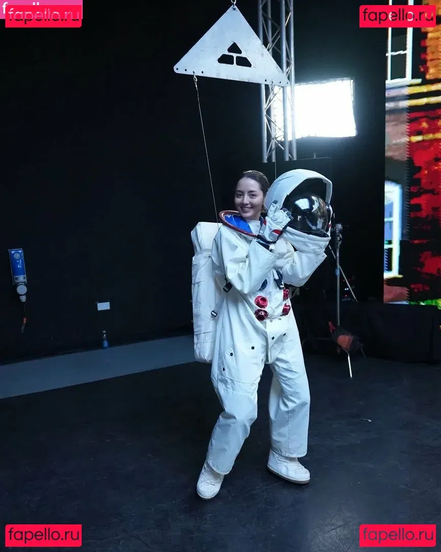 Jane Douglas Onlyfans Photo Gallery 