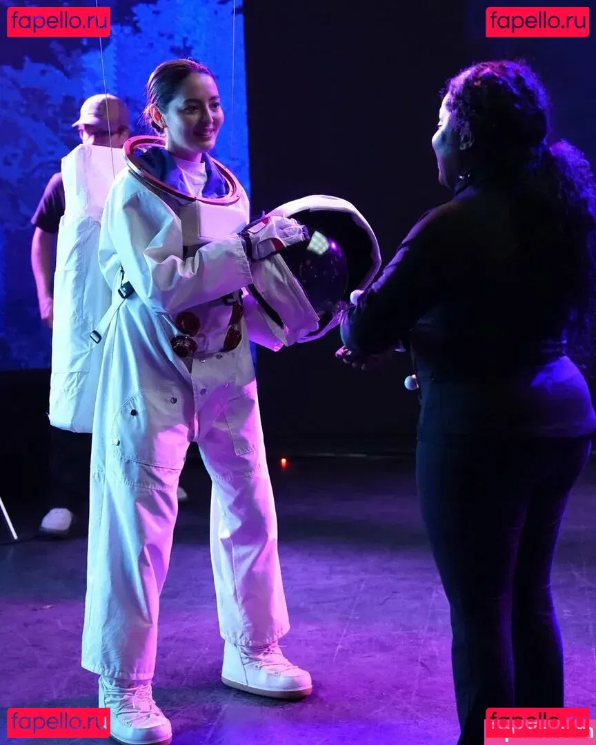 Jane Douglas Onlyfans Photo Gallery 