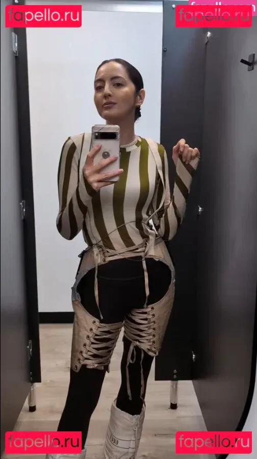 Jane Douglas Onlyfans Photo Gallery 