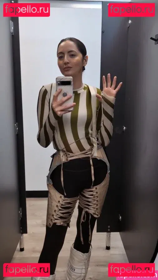 Jane Douglas Onlyfans Photo Gallery 