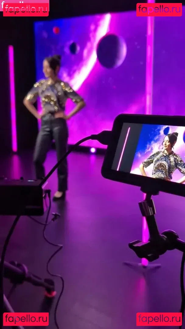 Jane Douglas Onlyfans Photo Gallery 