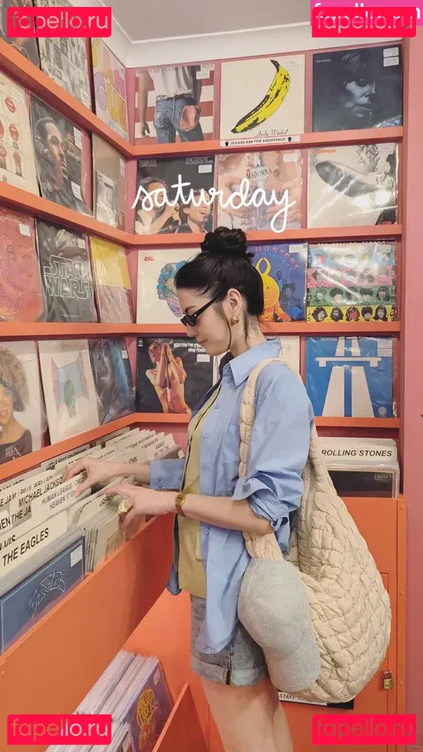 Jane Douglas Onlyfans Photo Gallery 