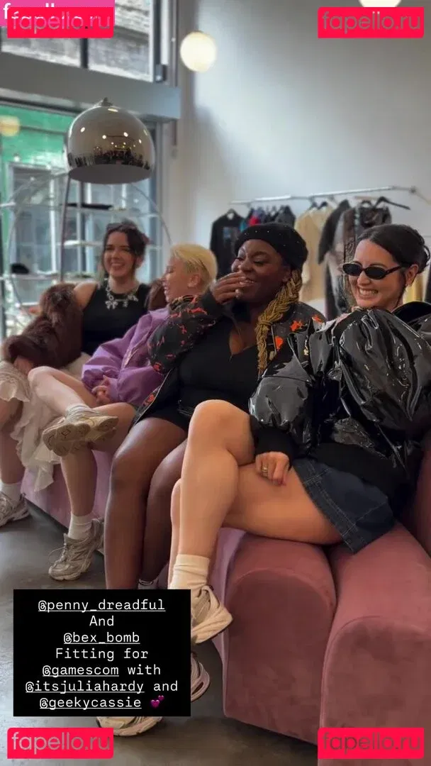 Jane Douglas Onlyfans Photo Gallery 