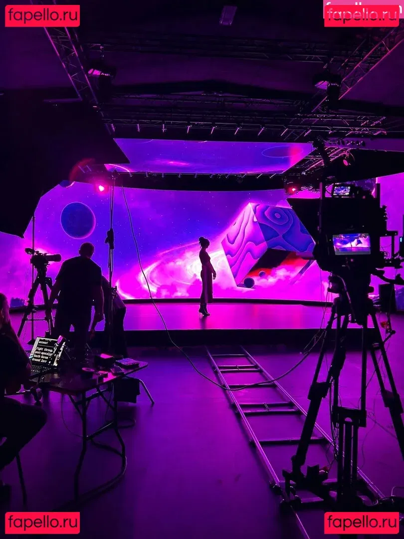 Jane Douglas Onlyfans Photo Gallery 