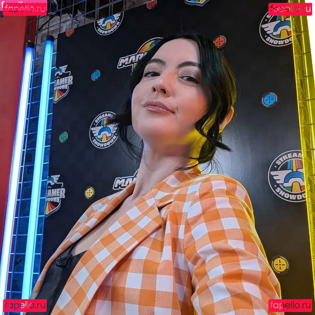 Jane Douglas Onlyfans Photo Gallery 