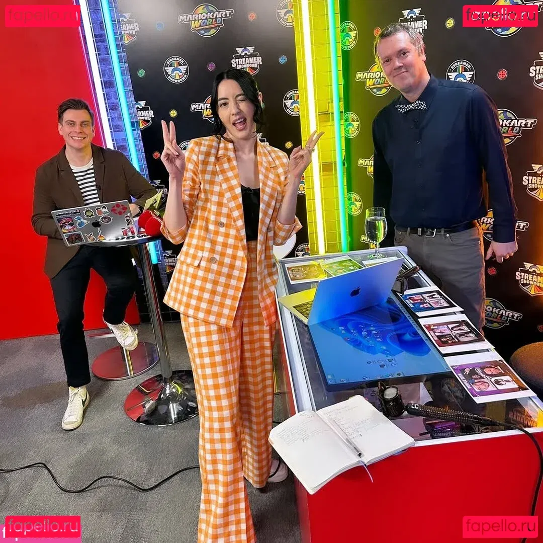 Jane Douglas Onlyfans Photo Gallery 