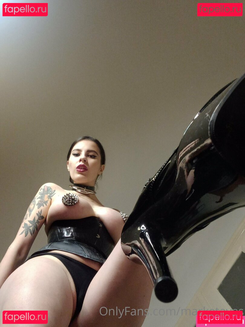 Marketaves Nude Onlyfans Photo 5