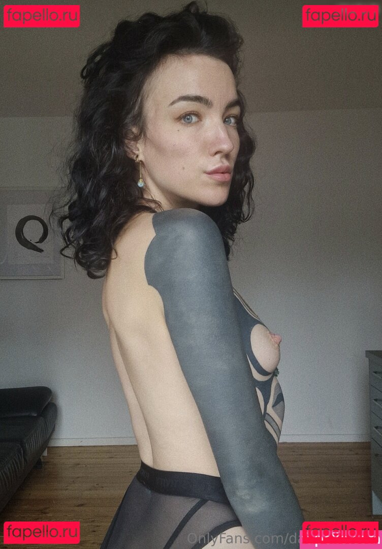Lisbeth Mueller Nude Onlyfans Photo 30