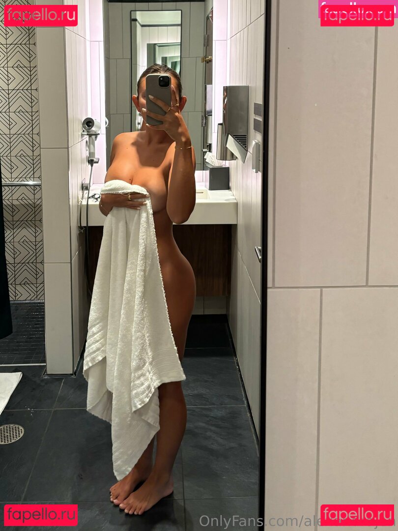 Alexandra Jen Nude Onlyfans Photo 8