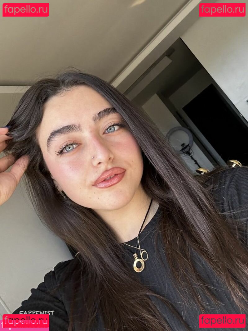 Inès Abdelli Nude Onlyfans Photo 11