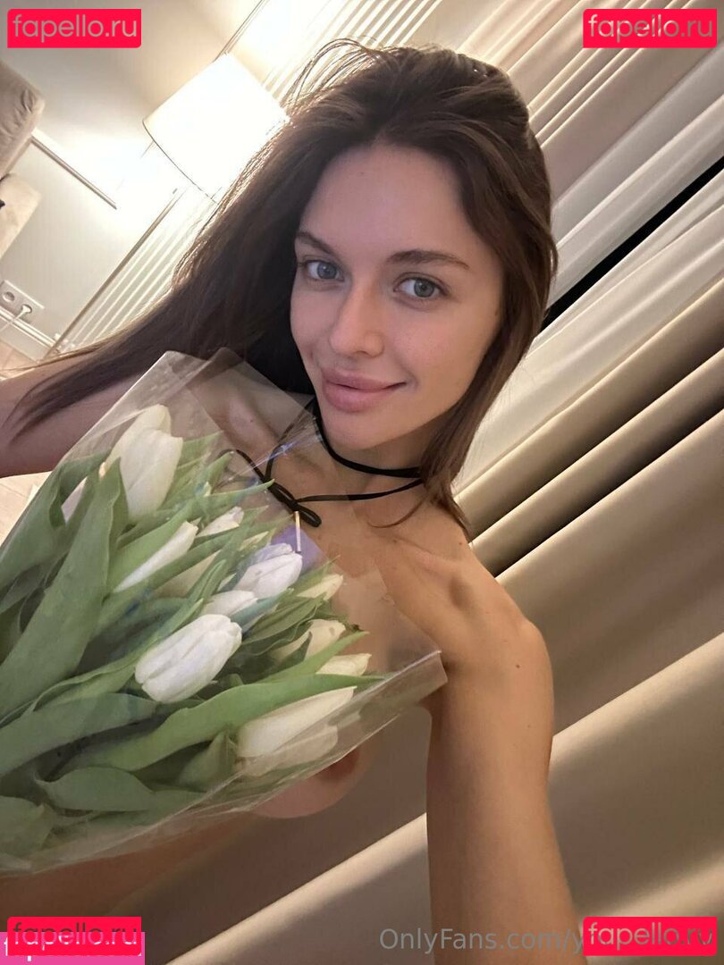 Mysterious Lady Nude Onlyfans Photo 15