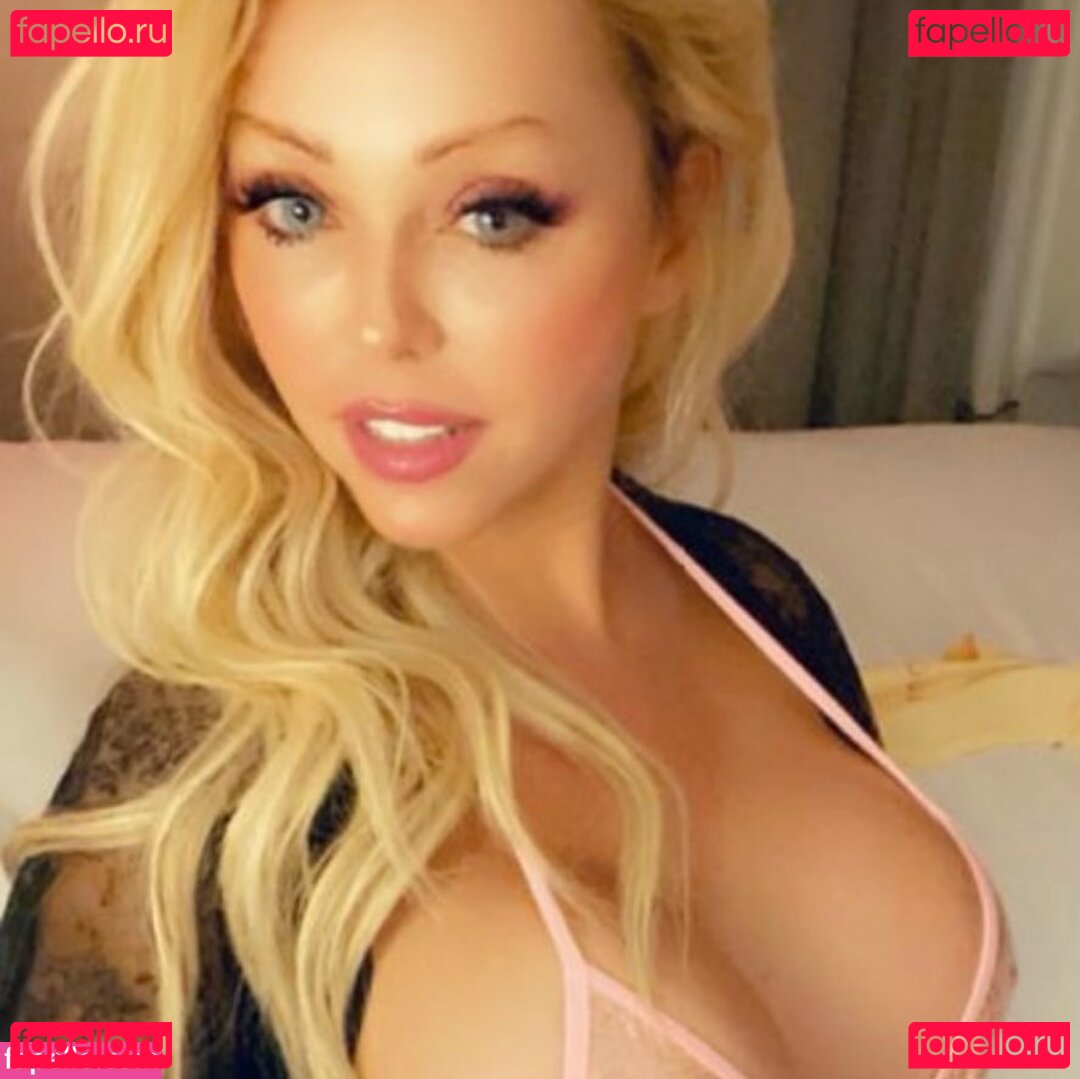 April Kiss Nude Onlyfans Photo 16