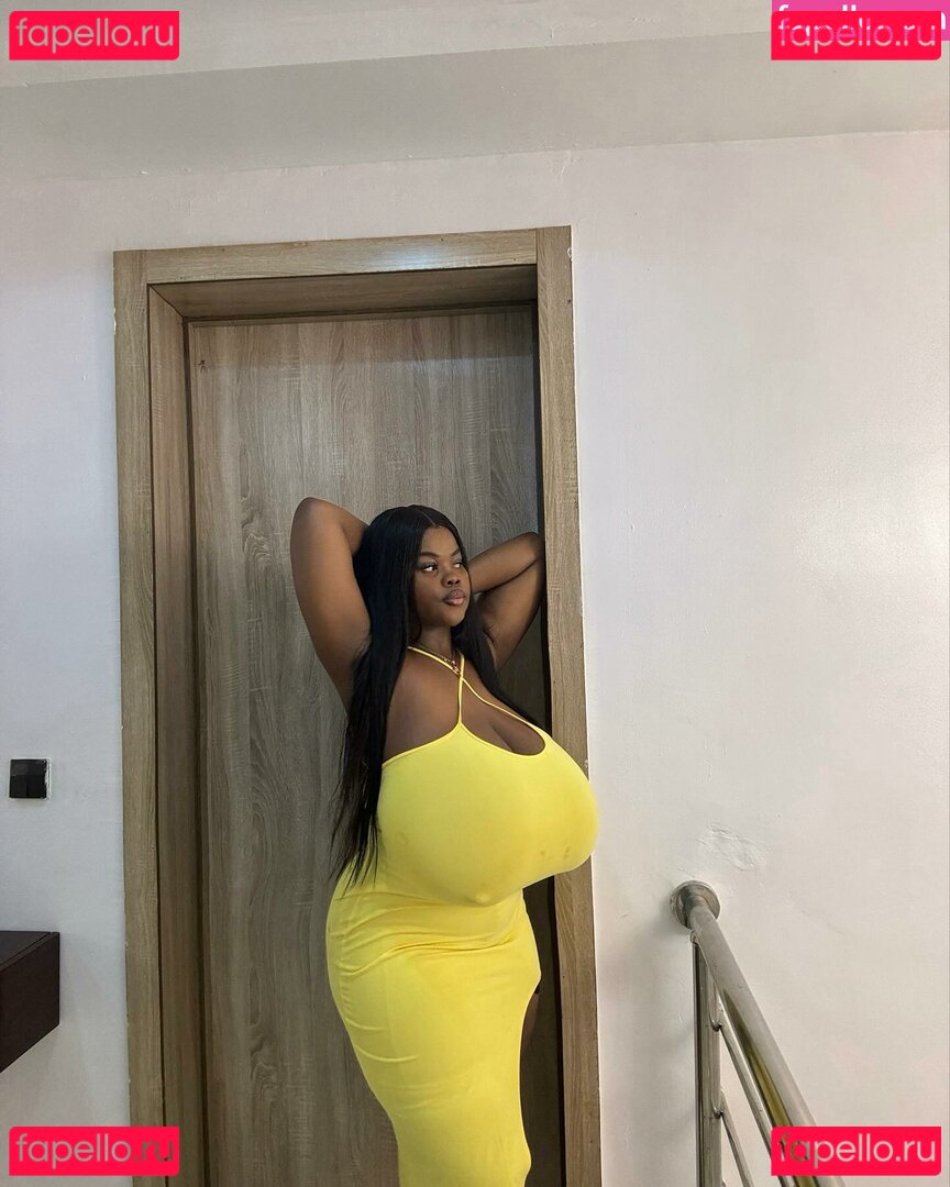 Chioma Lov Nude Onlyfans Photo 12