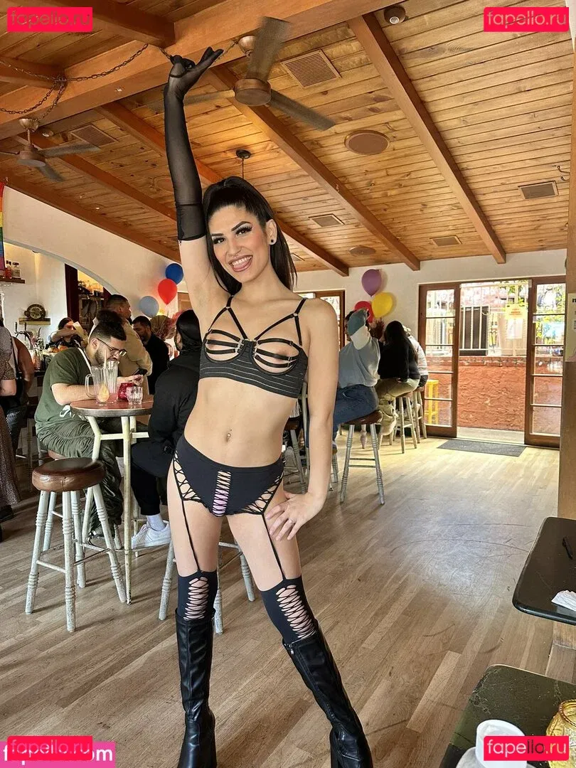 Zariah Aura Onlyfans Photo Gallery 