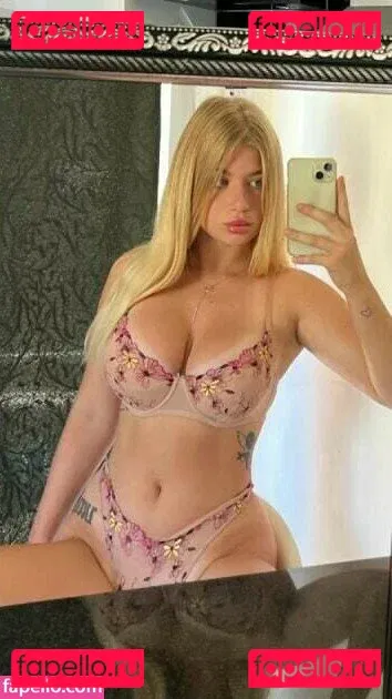 elizabeth_moon1 Onlyfans Photo Gallery 