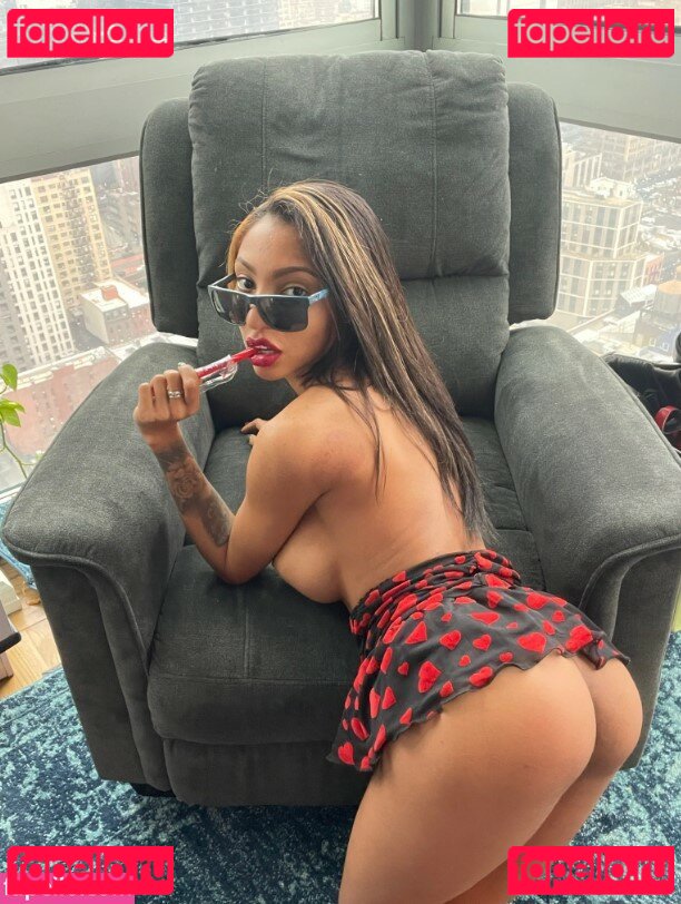 Belladonnas Nude Onlyfans Photo 24