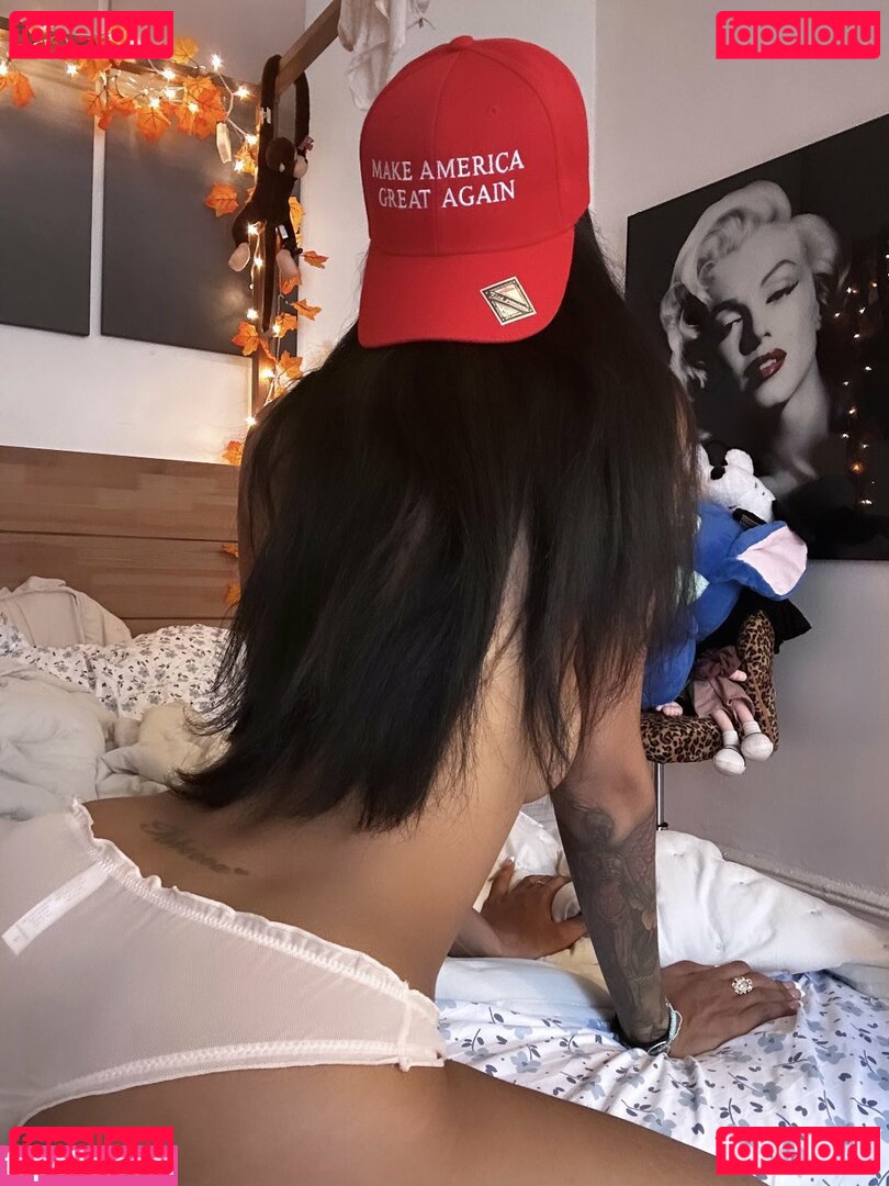 Belladonnas Nude Onlyfans Photo 7
