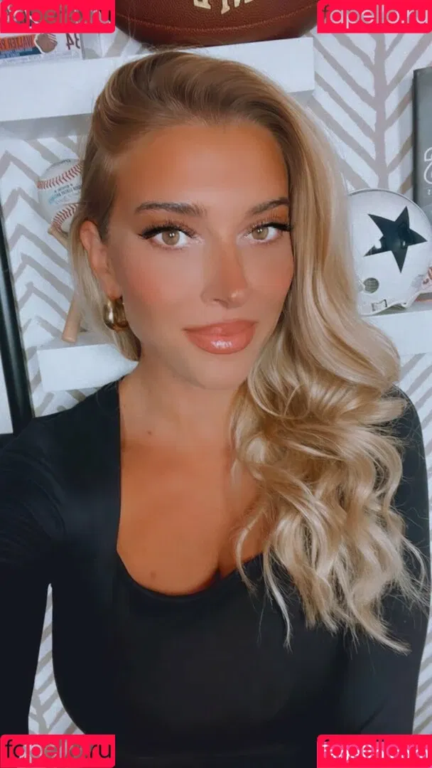 Taylor Mathis Onlyfans Photo Gallery 