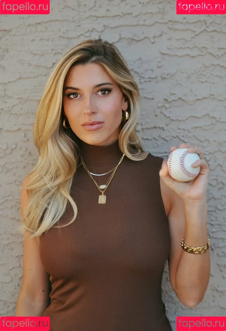 Taylor Mathis Onlyfans Photo Gallery 