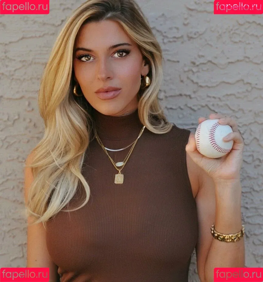 Taylor Mathis Onlyfans Photo Gallery 