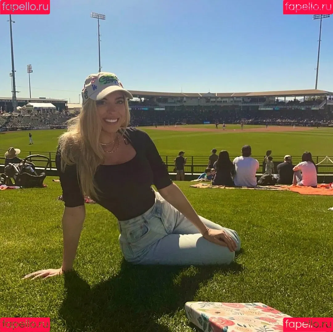 Taylor Mathis Onlyfans Photo Gallery 