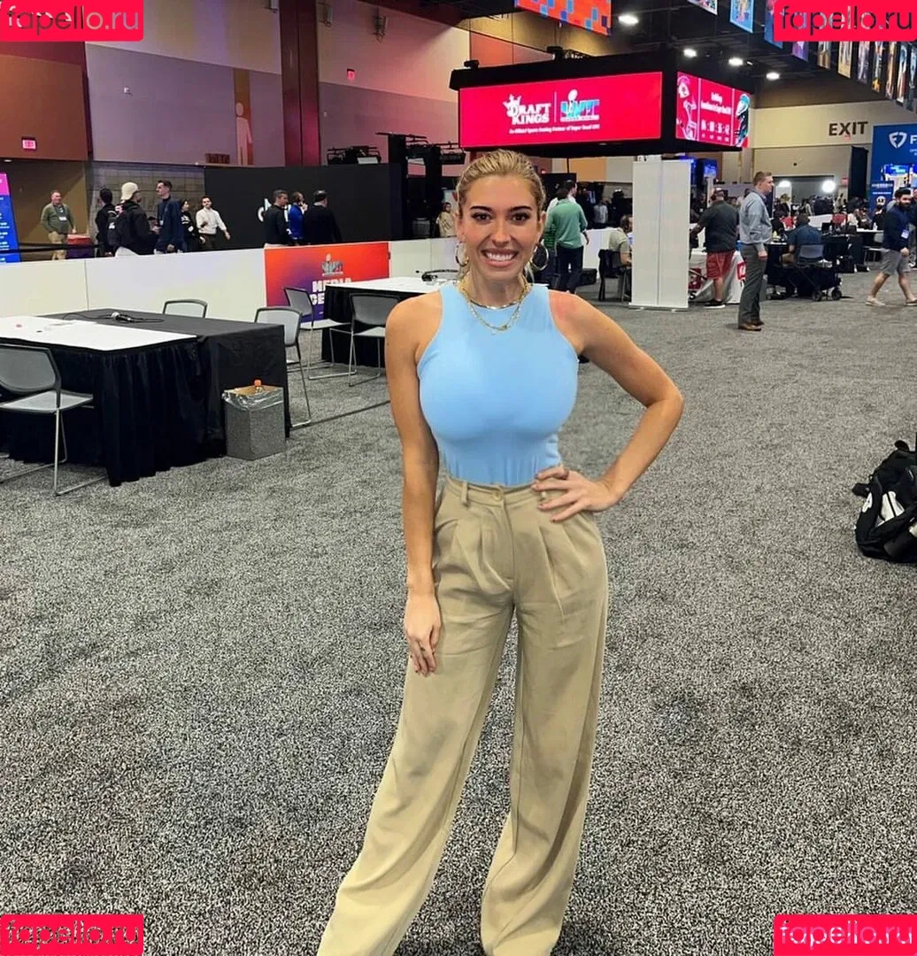 Taylor Mathis Onlyfans Photo Gallery 
