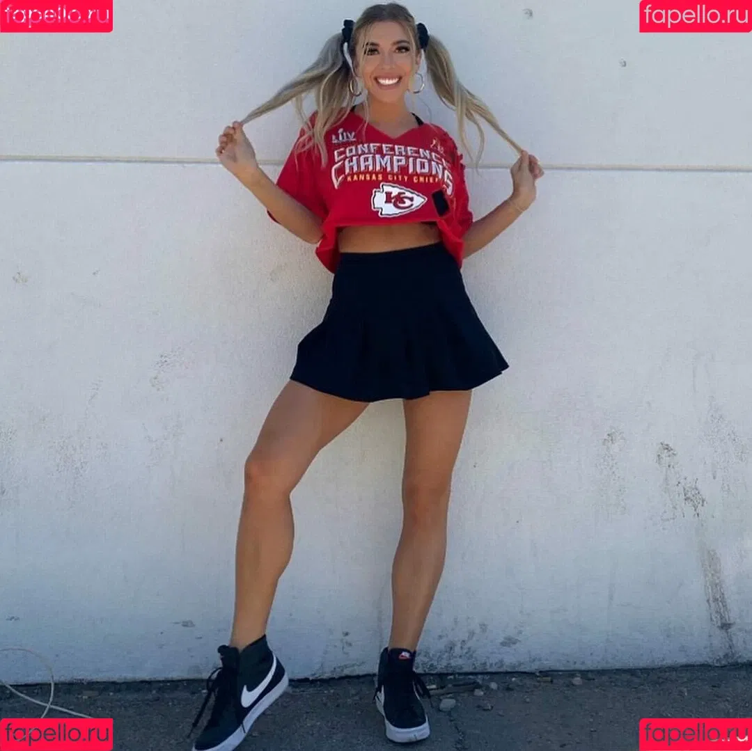 Taylor Mathis Onlyfans Photo Gallery 
