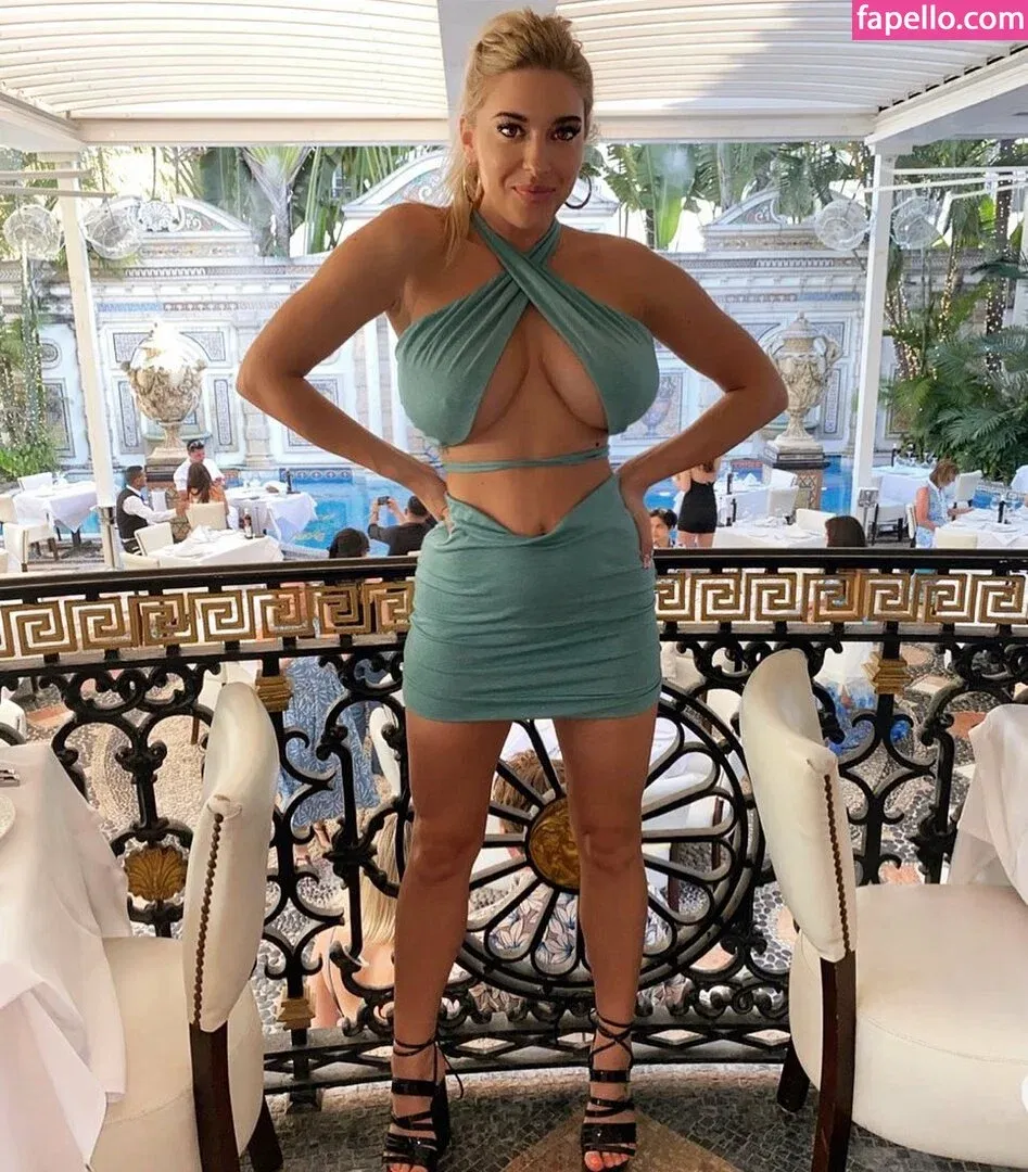 Taylor Mathis Onlyfans Photo Gallery 