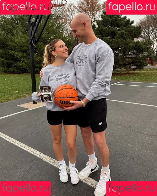 Taylor Mathis Onlyfans Photo Gallery 