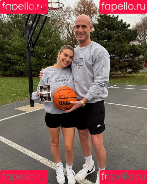 Taylor Mathis Onlyfans Photo Gallery 