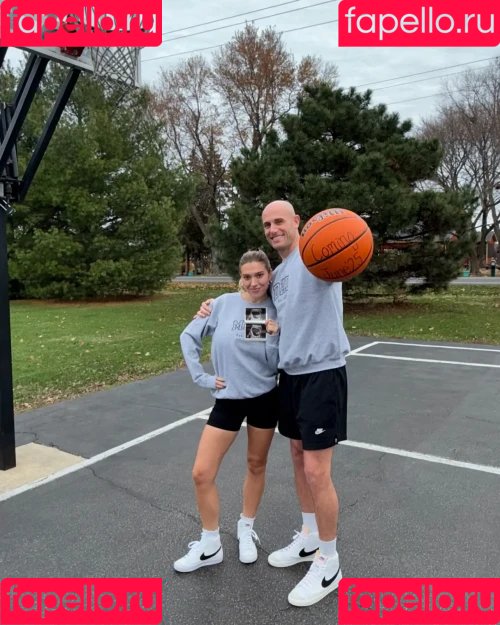 Taylor Mathis Onlyfans Photo Gallery 