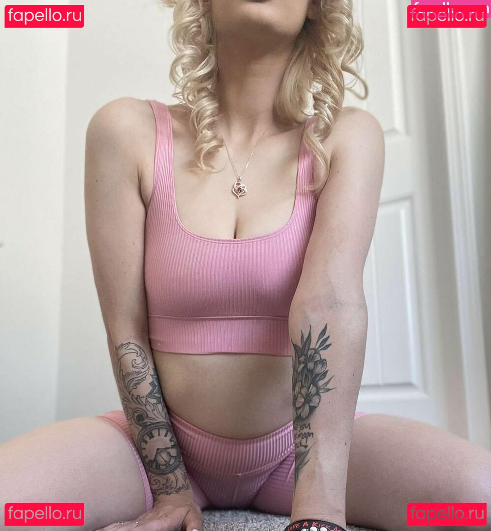 North Dakota Nude Onlyfans Photo 14