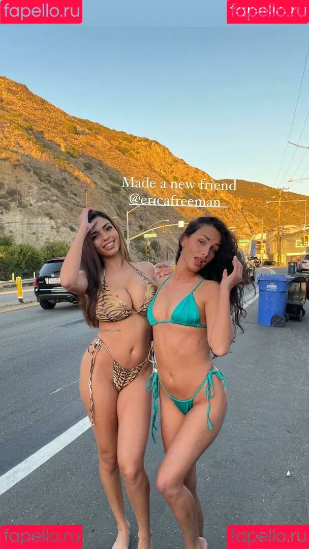 Tara Yazdi Onlyfans Photo Gallery 