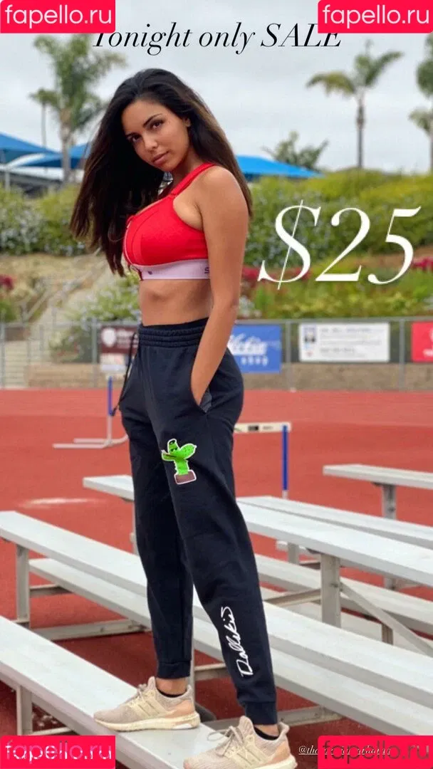 Tara Yazdi Onlyfans Photo Gallery 