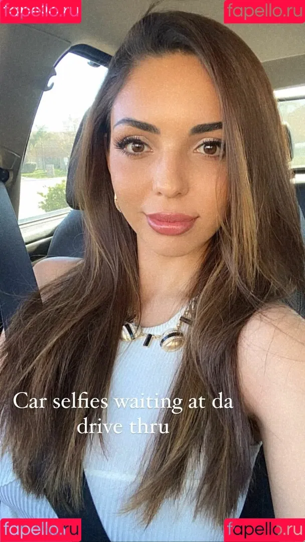 Tara Yazdi Onlyfans Photo Gallery 