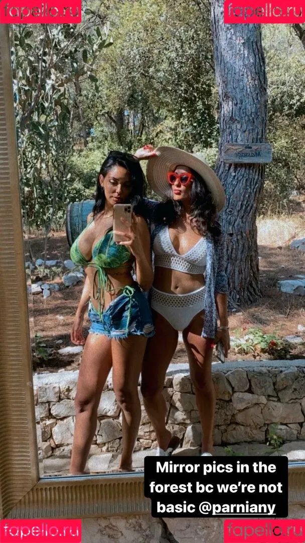 Tara Yazdi Onlyfans Photo Gallery 