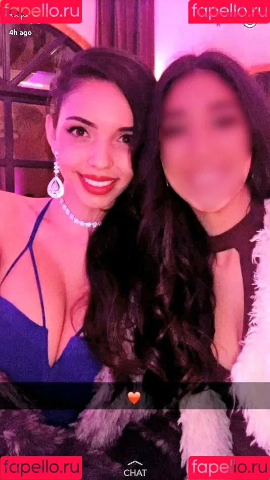 Tara Yazdi Onlyfans Photo Gallery 