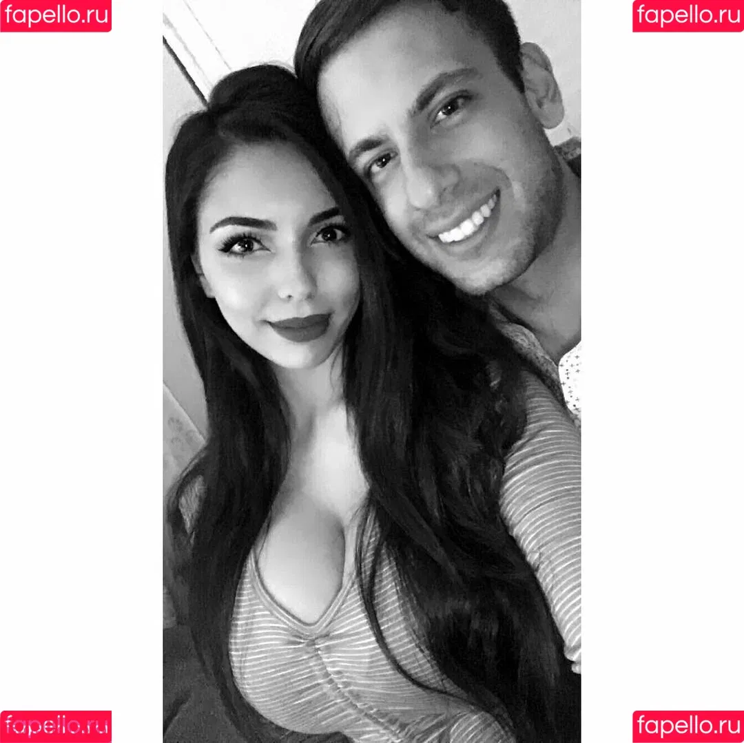 Tara Yazdi Onlyfans Photo Gallery 