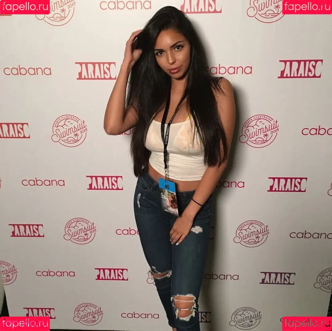 Tara Yazdi Onlyfans Photo Gallery 