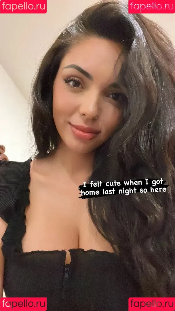 Tara Yazdi Onlyfans Photo Gallery 