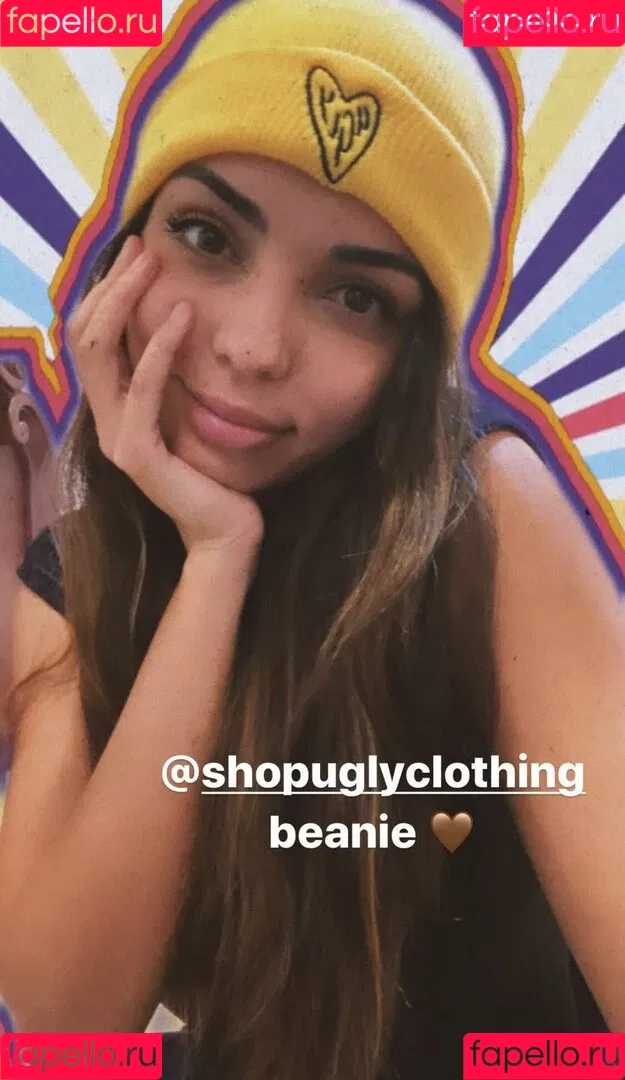 Tara Yazdi Onlyfans Photo Gallery 