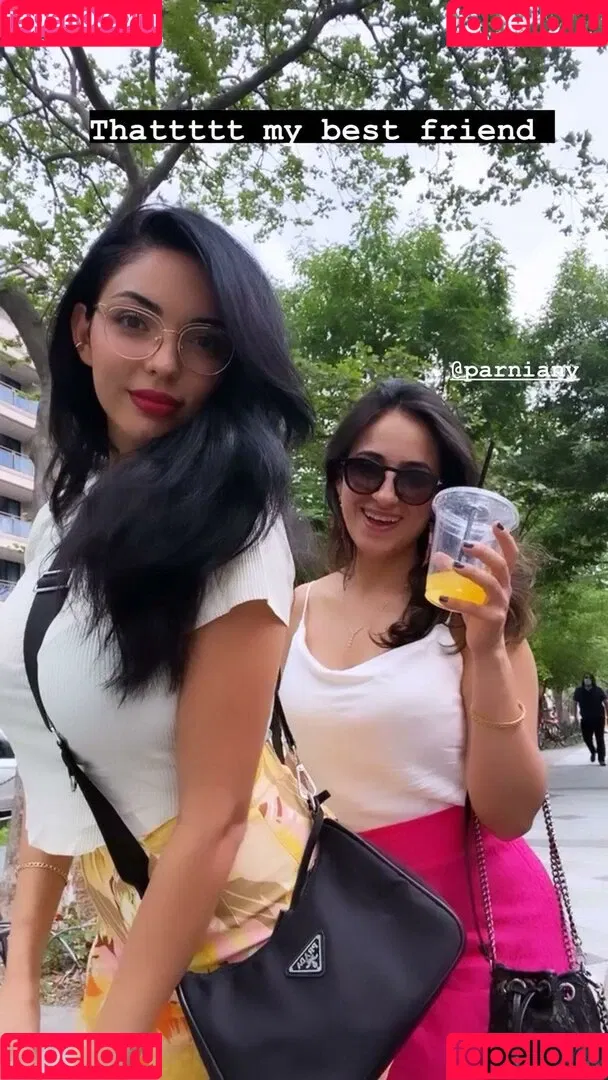 Tara Yazdi Onlyfans Photo Gallery 