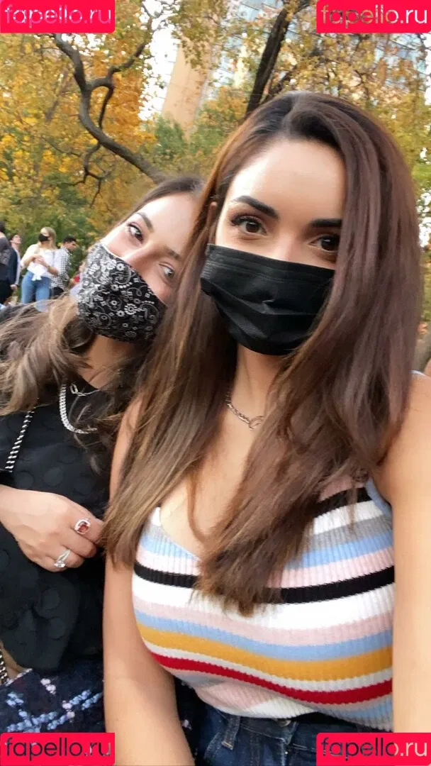 Tara Yazdi Onlyfans Photo Gallery 